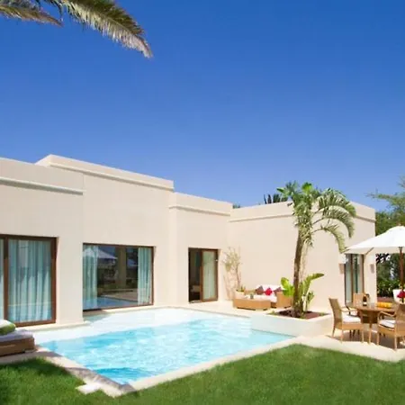 Вилла Puerto Del Carmen Sleeps 6 Pool Air Con Wifi Пуэрто дель Кармен